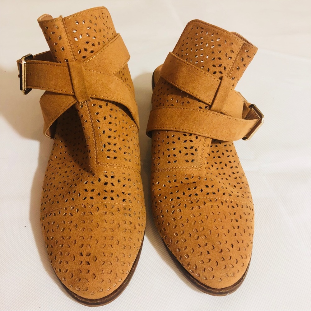 Cute slip on with buckle flats